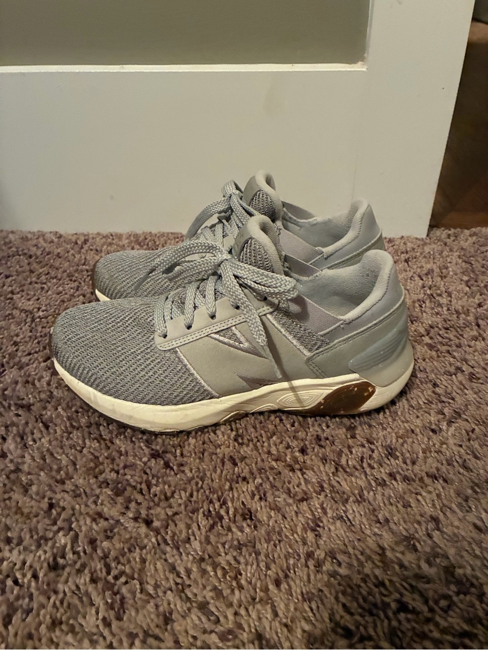 New Balance Women’s Light Gray Knit Lace-Up Sneakers with White Midsole